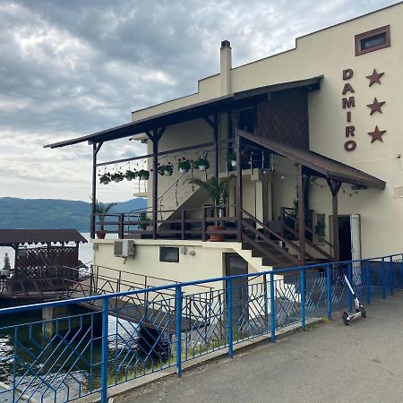 盆苏尼亚达米罗酒店 Orşova 外观 照片